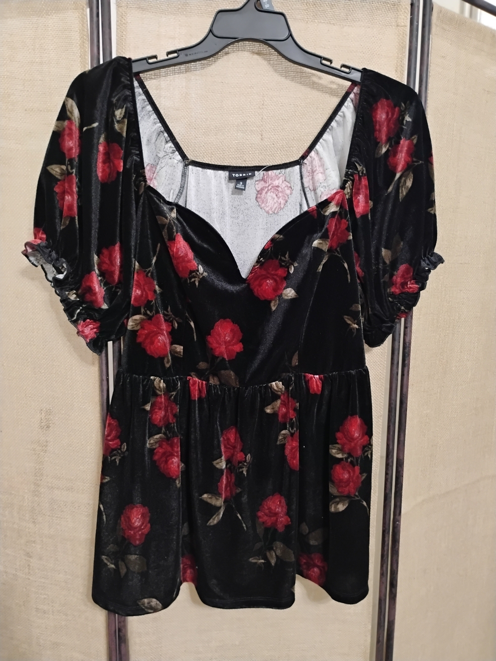 Torrid Black Floral Velvet Puff Sleeve Babydoll with Red Roses 3XL